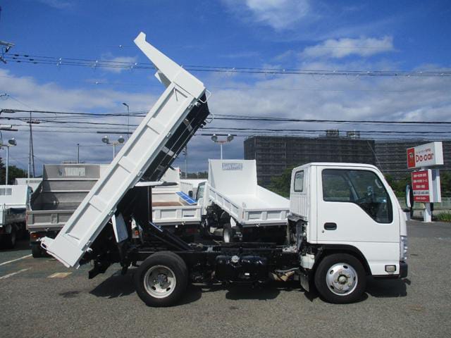 Isuzu ELF 2016